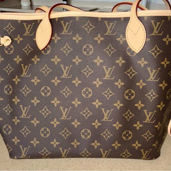Louis Vuitton Neverfull MM Monogram Tote - Picture 7 of 10